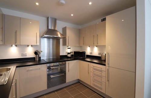 Leamington Spa Apartment | Riverside 2 Bedroom Serviced Accommodation