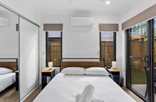 Murrumba Downs House | Riverside 3-Bed Home with Study Nook and BBQ