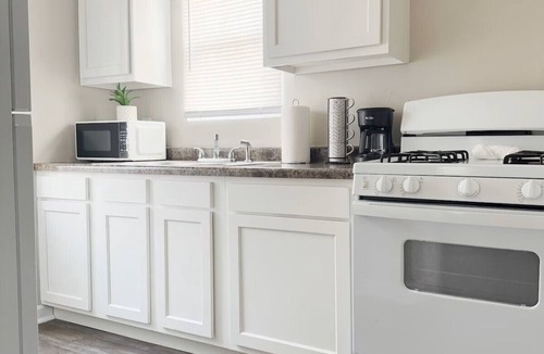 Evansville Apartment | Riverside A3 -EVV 1BR-1BA Apt