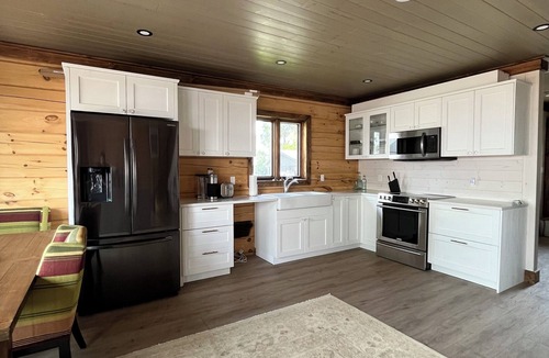 Trent Hills House | Riverside Area Cabin 6nFamily vacations - Sleeps 10