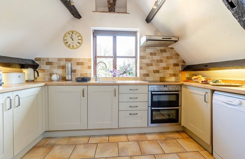 Llangorse House | Riverside Barn - LLangorse