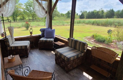 Eureka Springs Cabin | Riverside "Barndominium" w/easy access to water