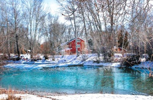 Bellevue House | Riverside Bliss