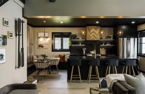 Trent Hills House | Riverside Cabin 2nA chic riverside retreat.