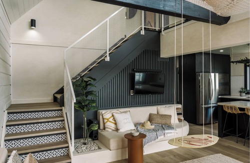 Trent Hills House | Riverside Cabin 3nA modern relaxed getaway