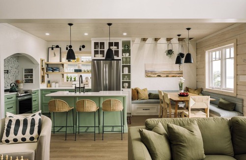 Trent Hills House | Riverside Cabin 4nA serene riverside getaway