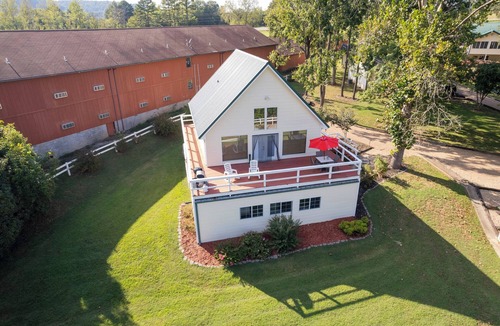 Norfork Ski Chalet | "Riverside Chalet" Walk-in Norfork River Access in Norfork, AR