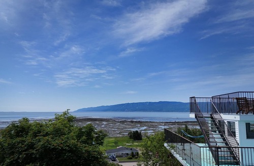 Isle aux Coudres Apartment | Riverside Condo with Pool | Les Voitures d'Eau