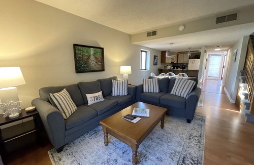 Townsend Condo | Riverside Condo - minutes from GSMNP