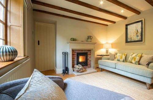 Alstonfield House | Riverside Cottage Alstonefield Peak District