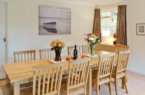 Liskeard House | Riverside Cottage - B6859