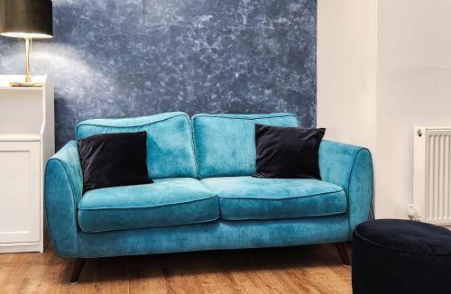 Larkhall House | Riverside Cottage