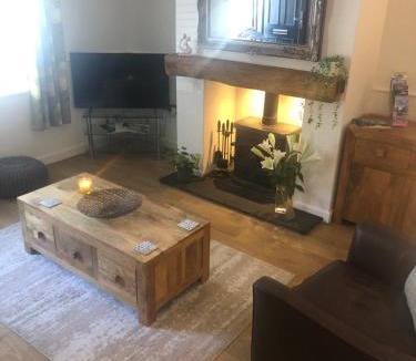 Fence House | Riverside Cottage