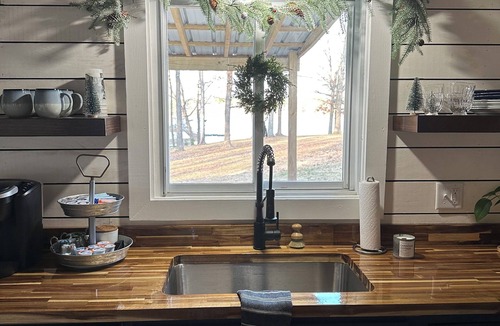 Denver Cottage | Riverside cottage in Waverly w/boat ramp & dock. Private & peaceful. Water view