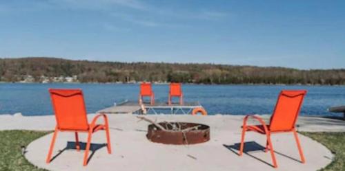 Quinte West House | Riverside Cottage Retreat