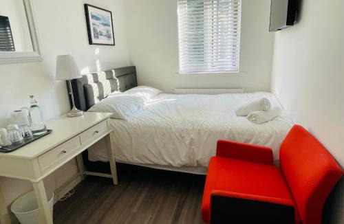 Island Gardens House | Riverside Deluxe Double Room E14