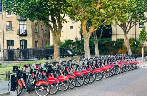 Island Gardens House | Riverside Deluxe Double Room E14