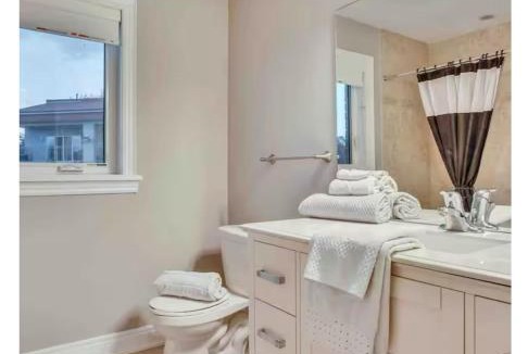Wasaga Beach House | Riverside Dreams