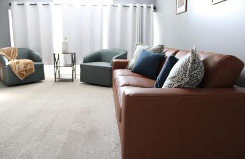 Melrose Park Apartment | Riverside Escape with Water Access in Auburn