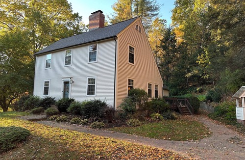 Collinsville House | Riverside Farm