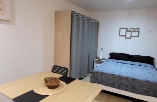 Montereau-Fault-Yonne Apartment | Riverside