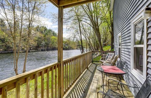 Franklin House | Riverside Franklin Townhome: 2 Private Balconies!