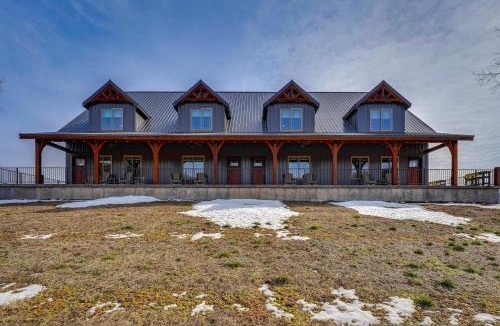 Ponce De Leon Apartment | Riverside Galena Hideaway w/Grills & Picnic Area