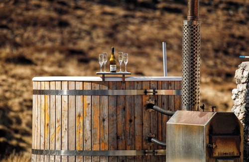 Finsbay Cottage | Riverside