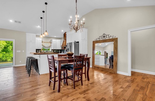 Columbus House | Riverside Getaway by OneHometown Getaways