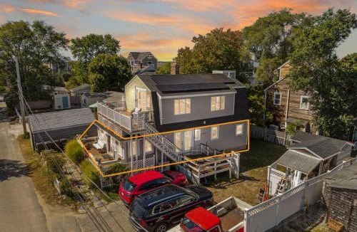 Newbury Apartment | Riverside Getaway Newly Renovated WasherDryer