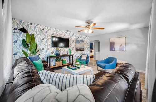 Riverside Heights House | Riverside Heights Bungalow