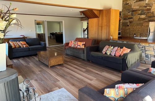 Trentham Cliffs House | Riverside Holiday Home