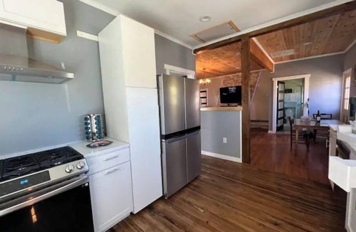 Belmont Historic District House | Riverside Home comfortable & cozy