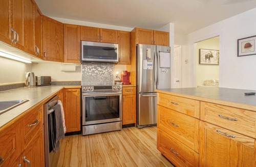Addington Highlands Cottage | Riverside House - Four Bedroom Cottage, Sleeps 8
