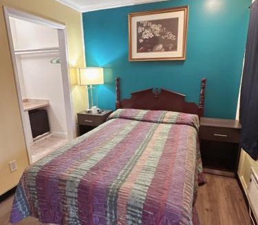 Plymouth Hotel | Riverside inn motel
