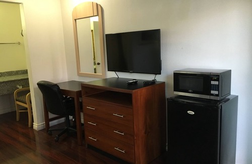La Sierra Hotel | Riverside Inn & Suites