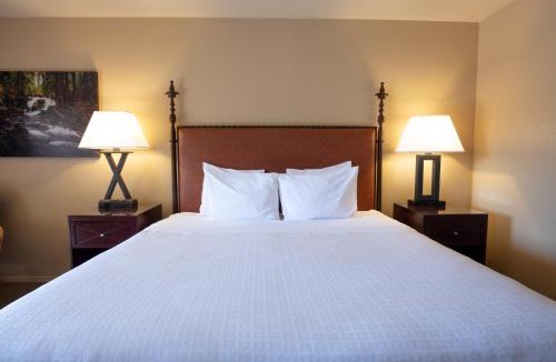 Grants Pass Hotel | Riverside Inn