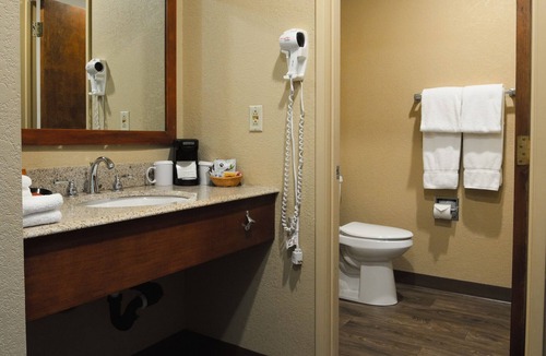 Grants Pass Hotel | Riverside Inn