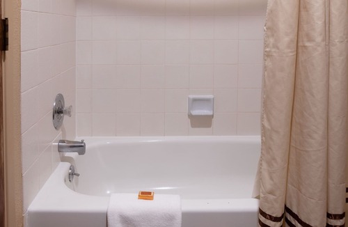 Grants Pass Hotel | Riverside Inn