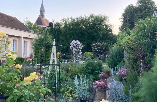 Chablis House | Riverside Lodge