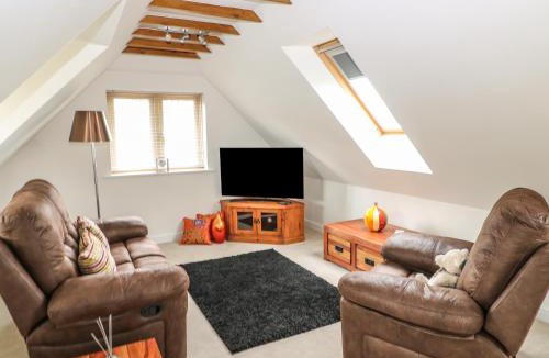 Cuckney House | Riverside Lodge