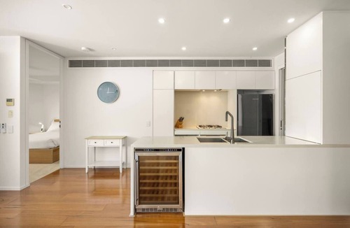 West End Apartment | Riverside Lux 2Bed/2Bath Parking