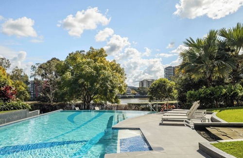 West End Apartment | Riverside Lux 2Bed/2Bath Parking