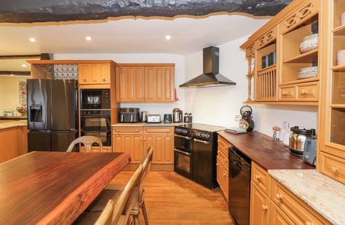 Evesham Cottage | Riverside Manor