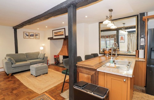 Evesham Cottage | Riverside Manor