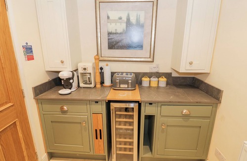 Evesham Cottage | Riverside Manor