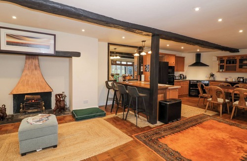 Evesham Cottage | Riverside Manor