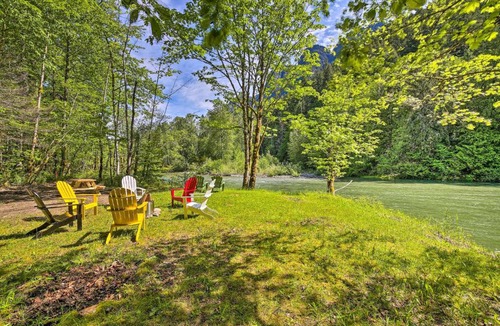 North Bend House | Riverside North Bend Oasis Stunning Mountain View