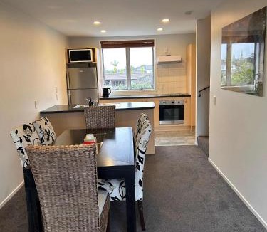 Orewa Apartment | Riverside Oasis