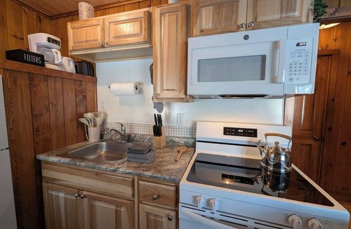 Park Rapids Cabin | Riverside Point Resort #6 | 2 Bed, 1 Bath